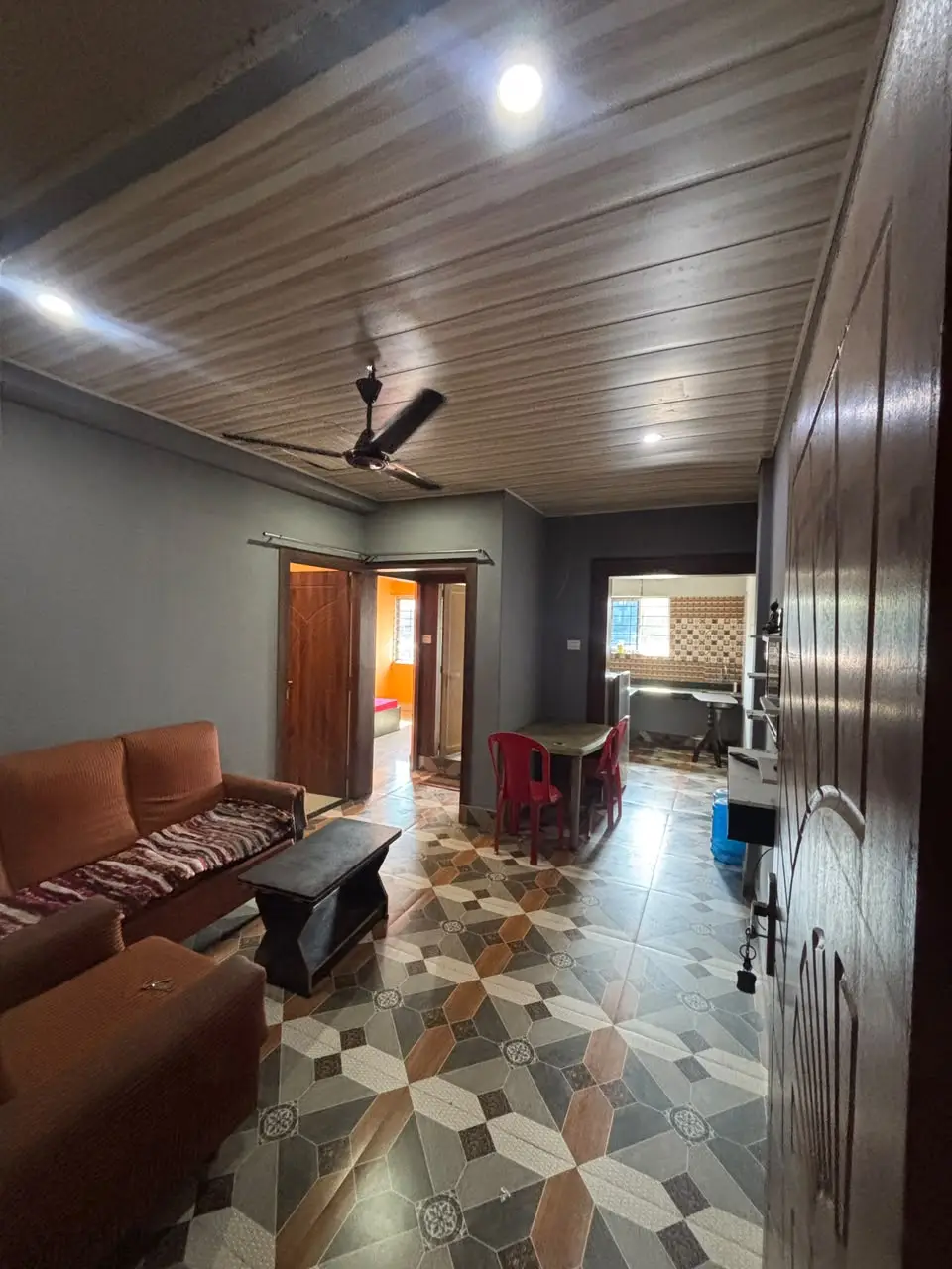 2 BHK Fully Furnished Apartment in Prime Pradhan Nagar